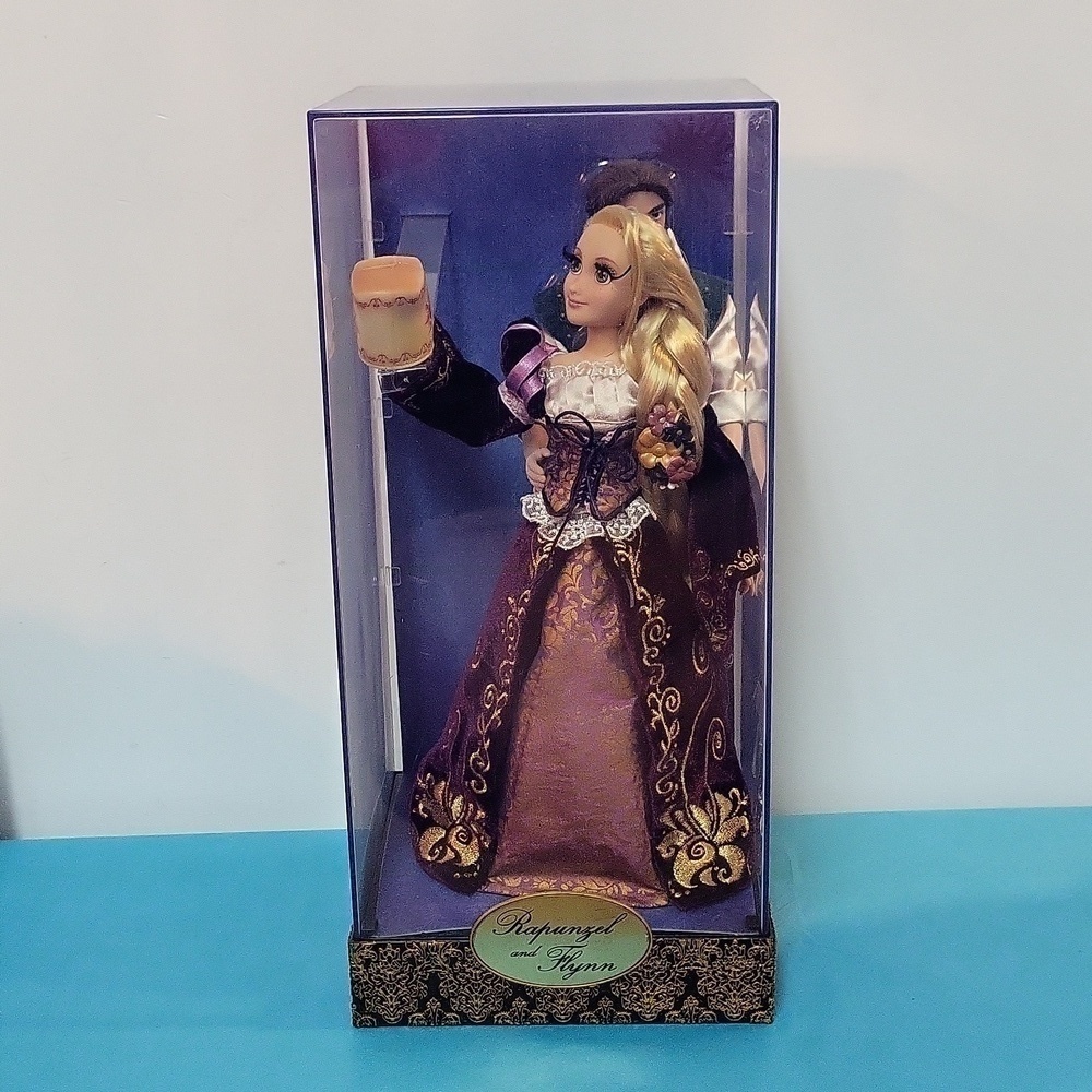 Disney Limited 6000 Worldwide Fairytale Designer Rapunzel And Flynn Rider